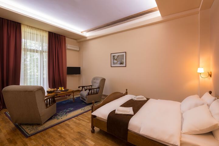 Room 9 of 60