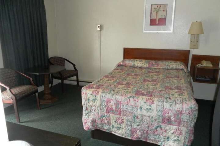 Room 8 of 27