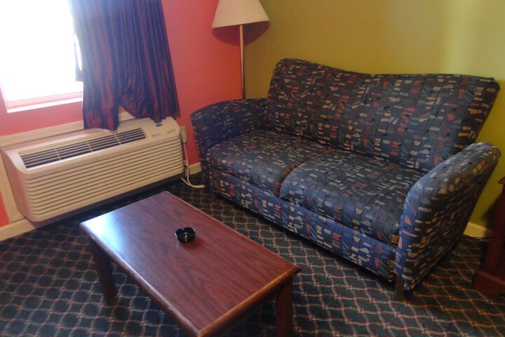 Room 15 of 23