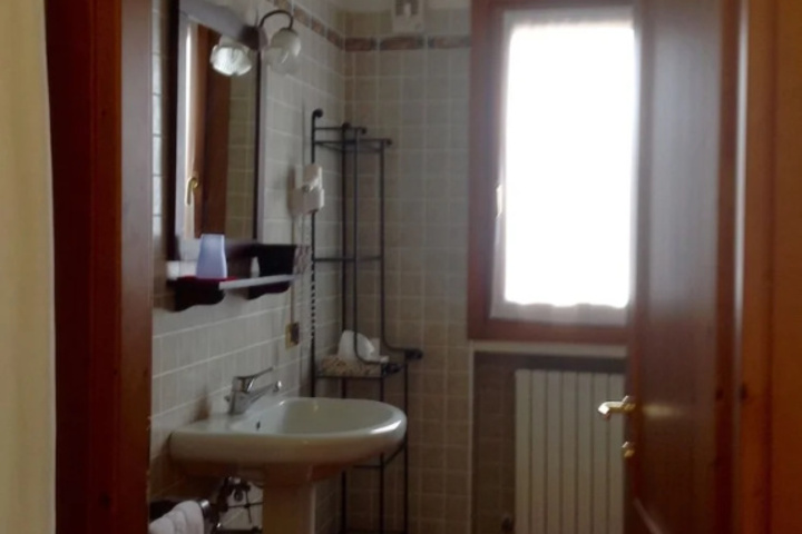 Room 7 of 17
