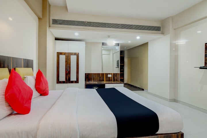 Room 16 of 40