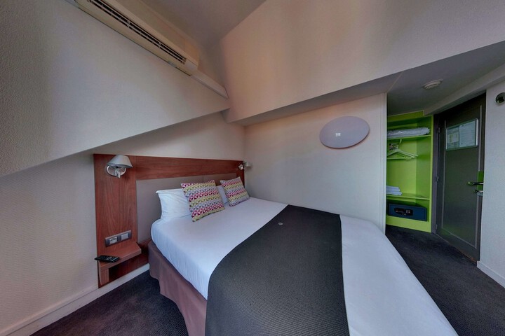 Room 5 of 37