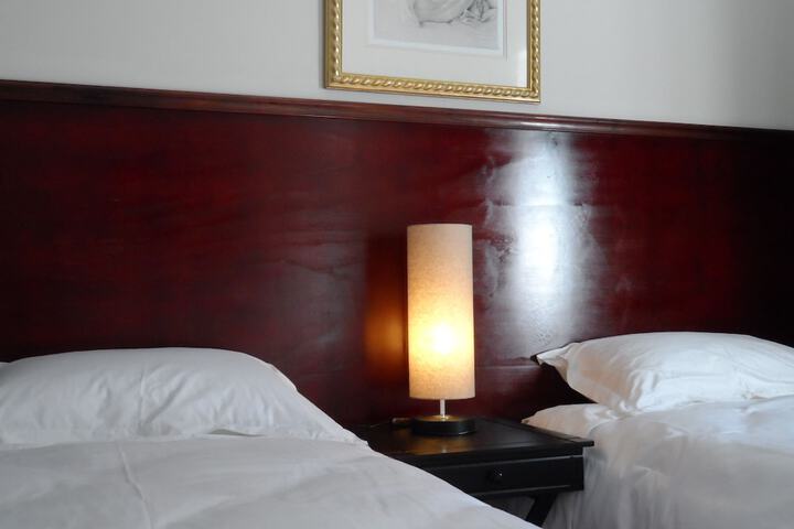 Room 4 of 43