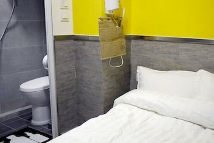 Room 19 of 53
