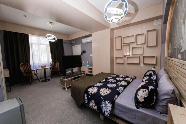 Room 4 of 6