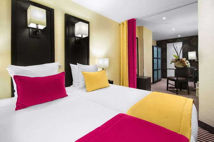 Room 5 of 29
