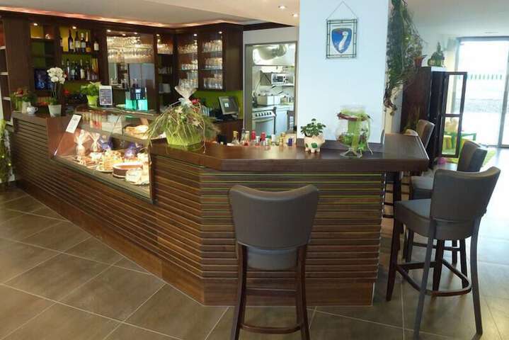 Lounge 18 of 21