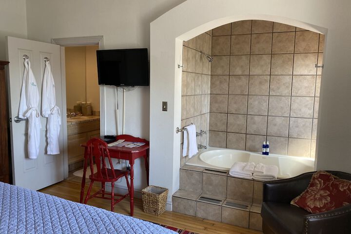 Room 25 of 49