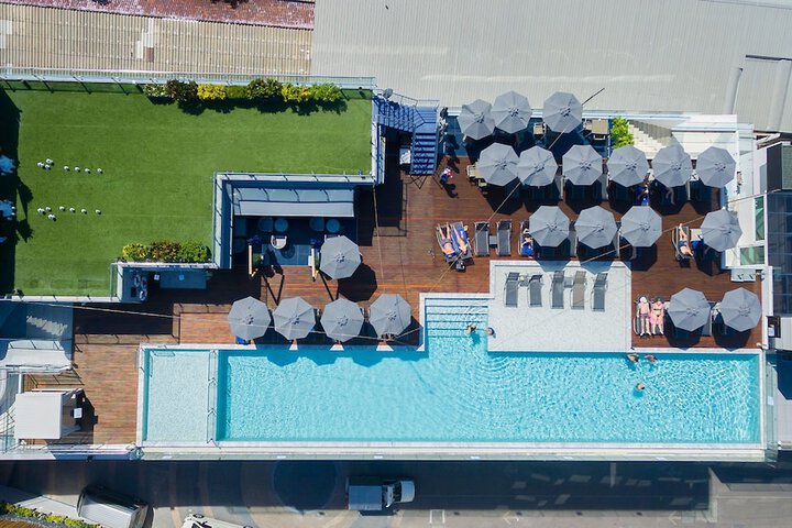 Pool 82 of 158