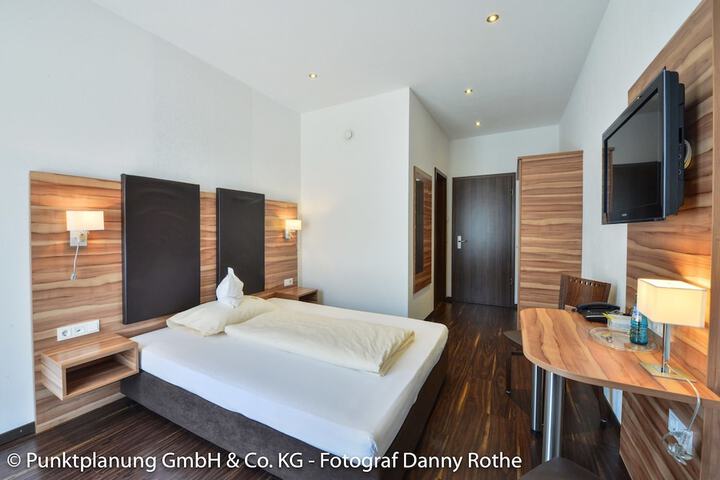 Room 5 of 29