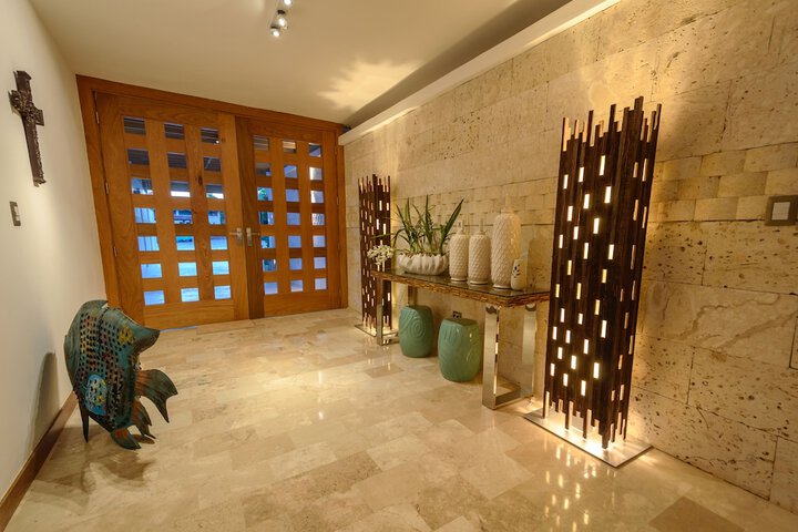 Hotel 2 of 89