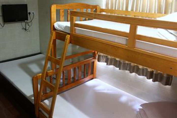 Room 17 of 44