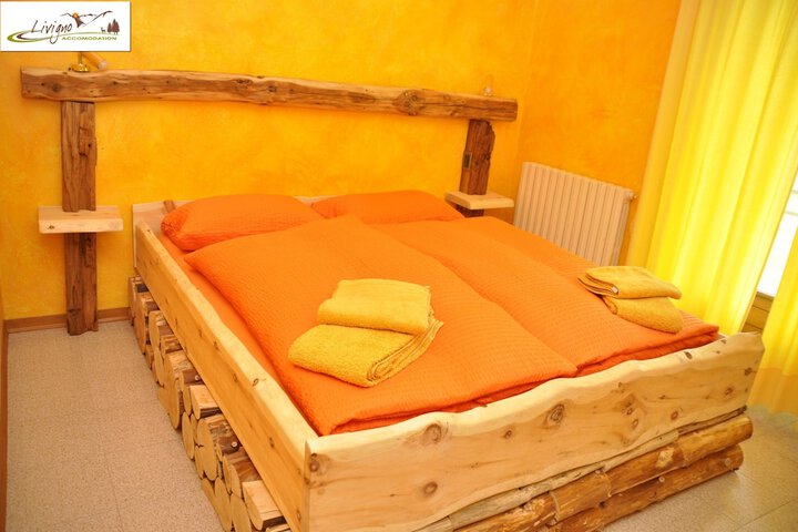 Room 4 of 27