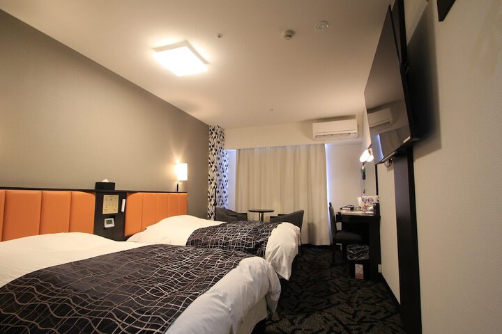 Room 6 of 39