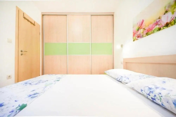 Room 2 of 12