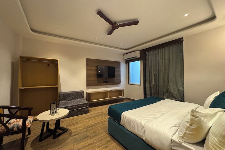 Room 12 of 39