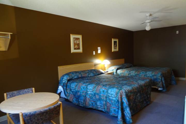 Room 9 of 63