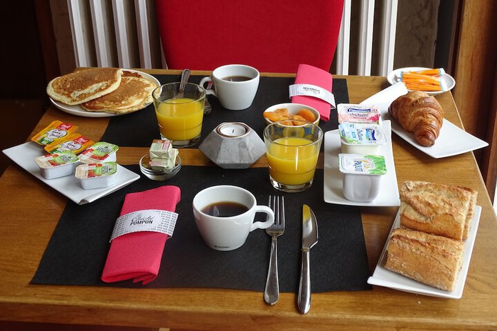 Breakfast/Coffee Service 44 of 76