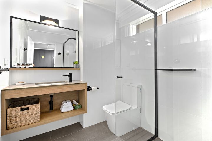 Room 12 of 25