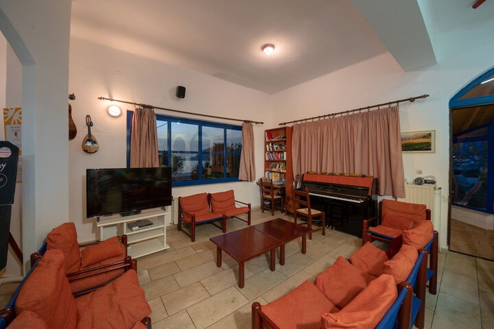 Reception hall