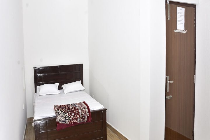 Room 12 of 14