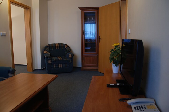 Room 15 of 33