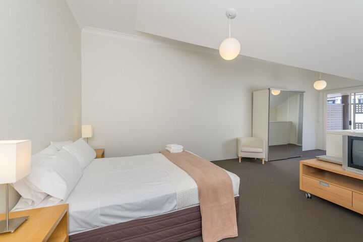Room 7 of 29
