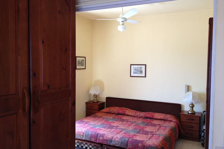 Room 11 of 30