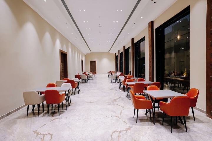 Dining 48 of 64