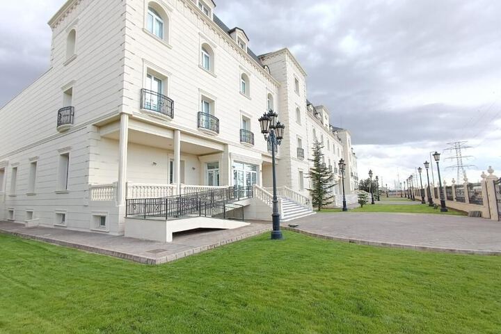 Hotel Exterior 53 of 54
