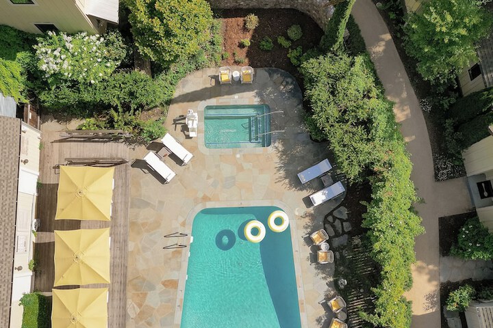 Pools & Facilities