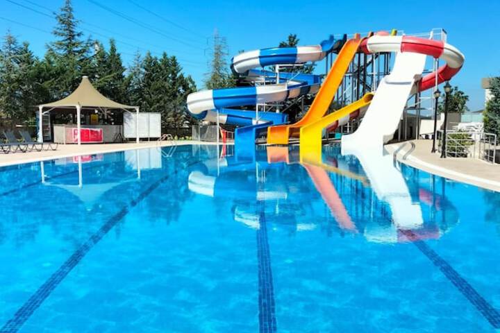 Hotel with Pool