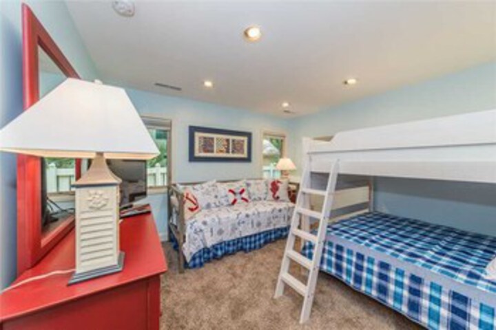 Room 33 of 44