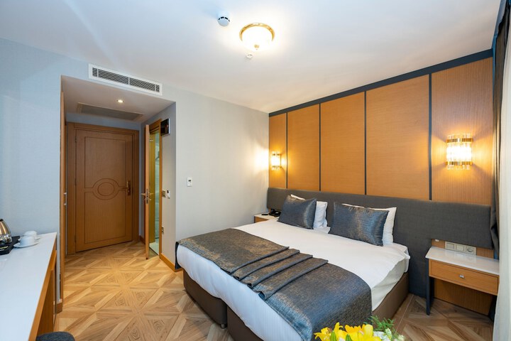 Room 39 of 144