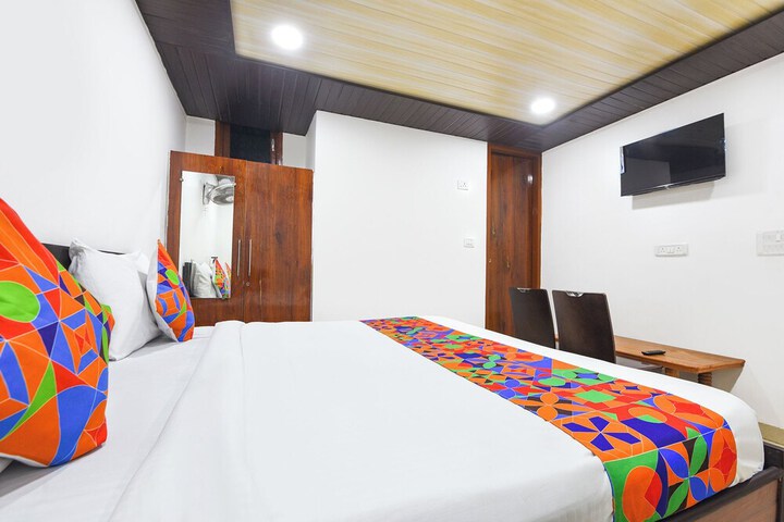 Room 19 of 30