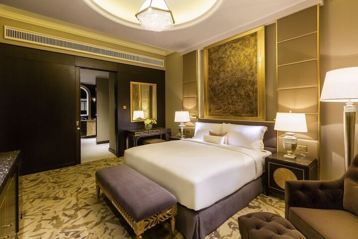 Room 7 of 46