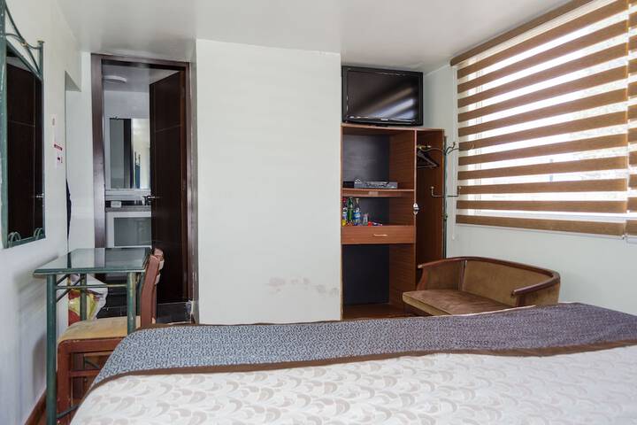 Room 9 of 40