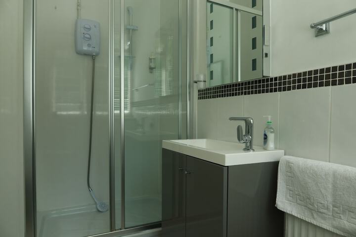 Room 15 of 28