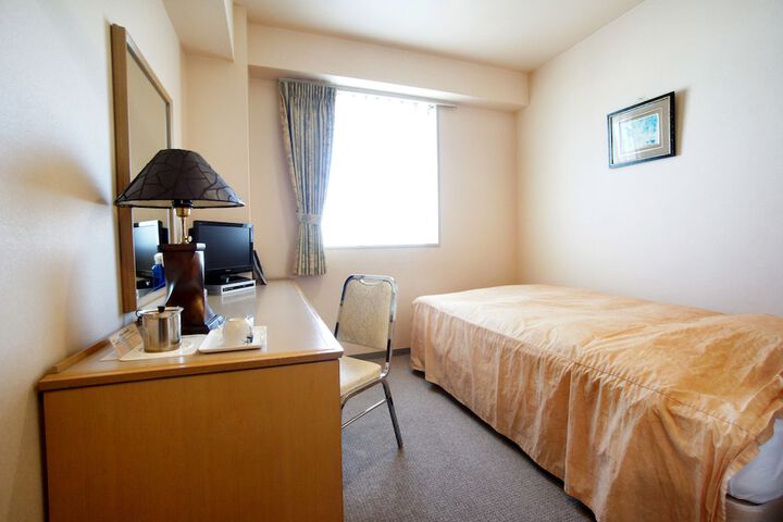 Room 9 of 35