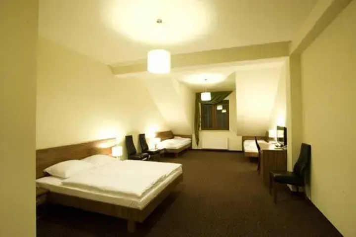 Room 2 of 9