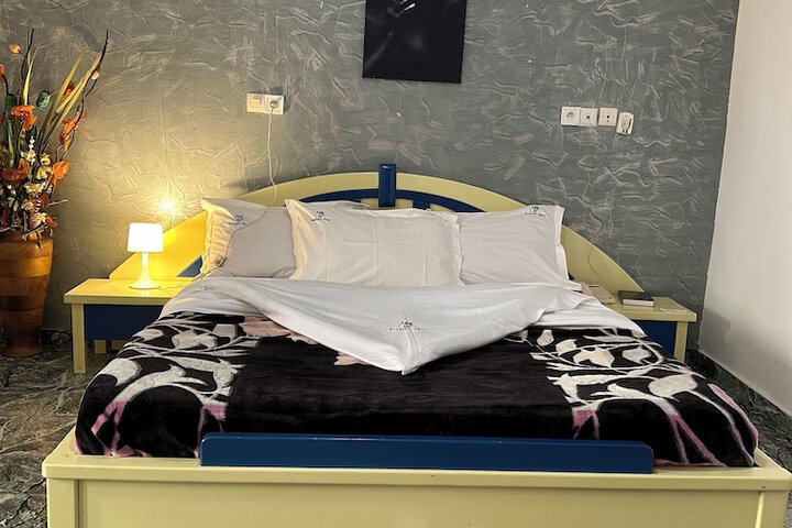Room 86 of 307