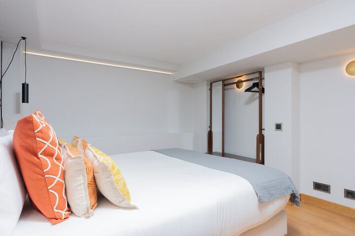 Room 6 of 62