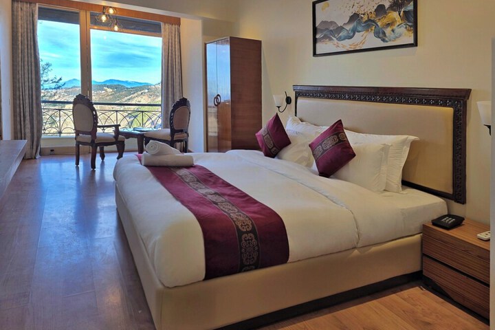 Room 28 of 68