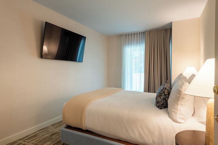 Room 46 of 105
