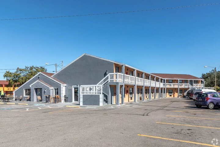 Siesta Motor Inn Kissimmee Near Disney World in Kissimmee, FL