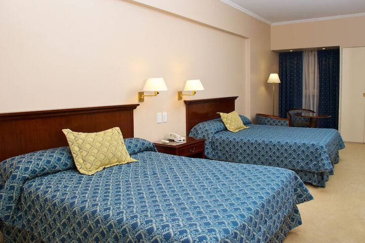 Room 4 of 37