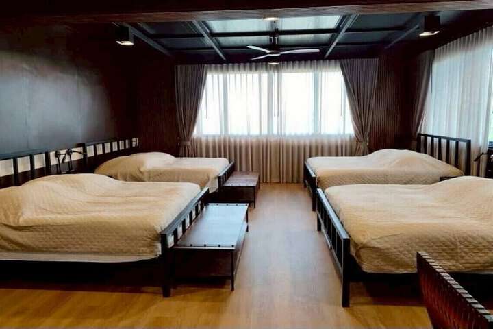 Room 8 of 60