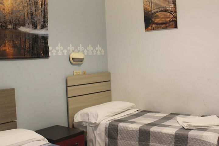Room 40 of 83