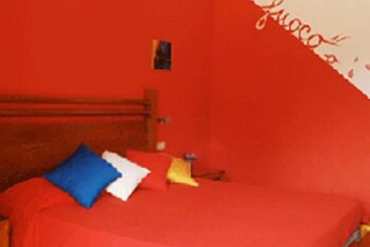 Room 12 of 34