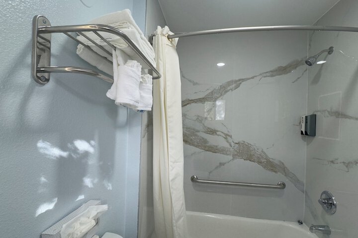 Room 25 of 60
